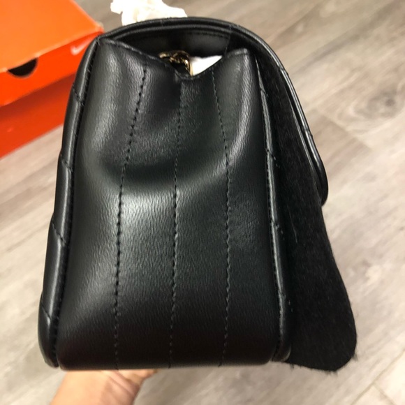 Chanel 20B Mini Chevron Black Lambskin LGHW - Picture 5 of 10